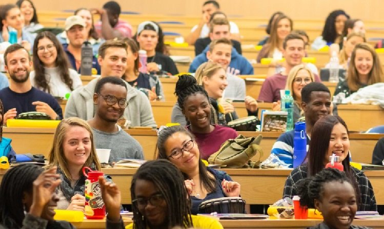 High-Demand Careers: Best Courses Abroad for Bangladeshi Graduates 7 Best Courses Abroad for Bangladeshi Graduates